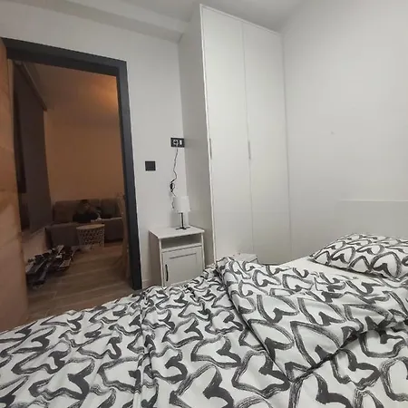 דירה Skylux 7 יהורינה